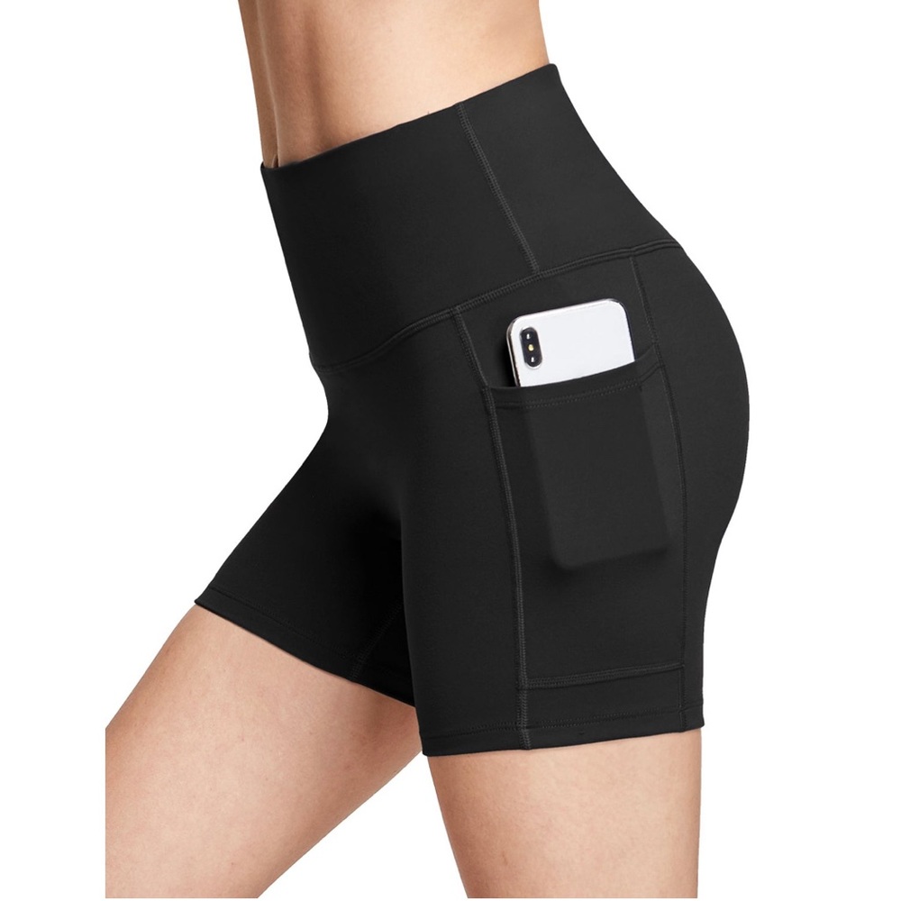 Black Bike 7” Shorts w. Phone Pocket NWT - Size S